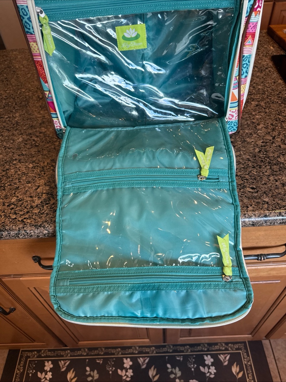 Lilly Bloom 15” Underseat travel rolling luggage carry on bag - Picture 14 of 16